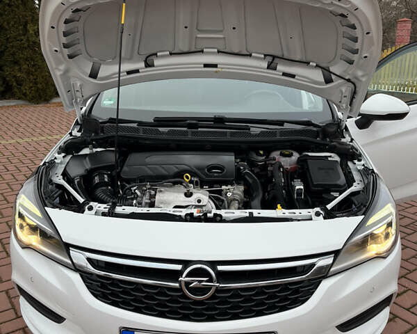 Белый Опель Астра, объемом двигателя 1.6 л и пробегом 129 тыс. км за 10500 $, фото 38 на Automoto.ua