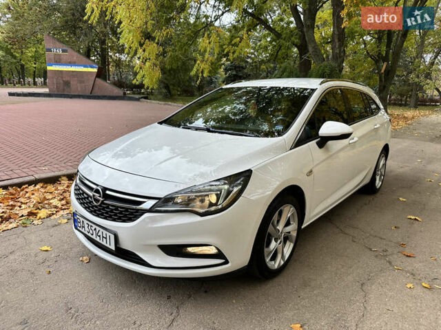 Опель Астра 2019 в Кропивницком (Кировограде) на Automoto.ua Белый Опель Астра, объемом двигателя 1.6 л и пробегом 217 тыс. км за 11500 $, фото 2 на Automoto.ua