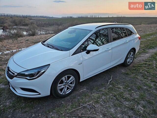 Білий Опель Астра, об'ємом двигуна 1.6 л та пробігом 129 тис. км за 13000 $, фото 1 на Automoto.ua
