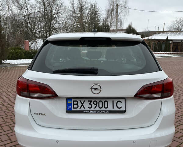 Белый Опель Астра, объемом двигателя 1.6 л и пробегом 129 тыс. км за 10500 $, фото 47 на Automoto.ua