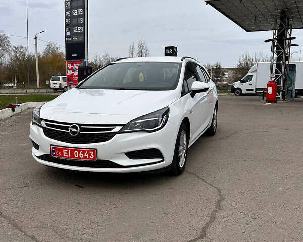 Белый Опель Астра, объемом двигателя 1.6 л и пробегом 195 тыс. км за 9899 $, фото 6 на Automoto.ua