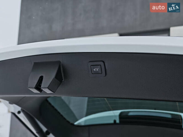 Белый Опель Астра, объемом двигателя 1.5 л и пробегом 127 тыс. км за 14799 $, фото 47 на Automoto.ua