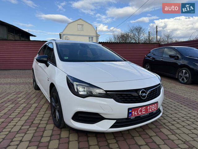 Белый Опель Астра, объемом двигателя 1.5 л и пробегом 166 тыс. км за 11500 $, фото 3 на Automoto.ua
