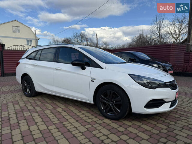 Белый Опель Астра, объемом двигателя 1.5 л и пробегом 166 тыс. км за 11500 $, фото 4 на Automoto.ua