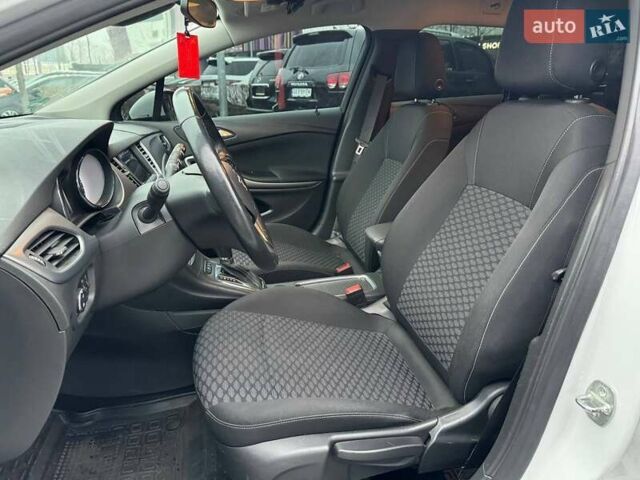 Белый Опель Астра, объемом двигателя 1.5 л и пробегом 130 тыс. км за 12990 $, фото 7 на Automoto.ua
