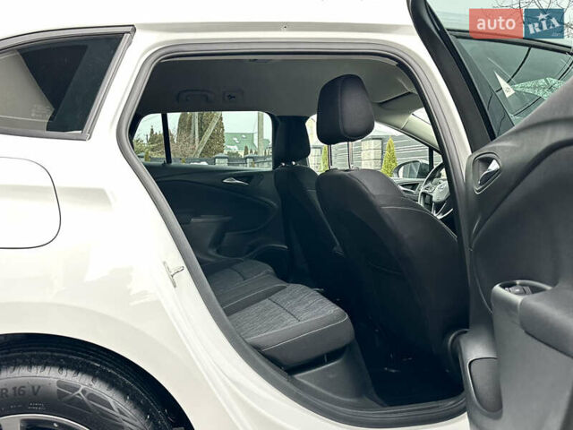 Белый Опель Астра, объемом двигателя 1.5 л и пробегом 127 тыс. км за 14699 $, фото 61 на Automoto.ua