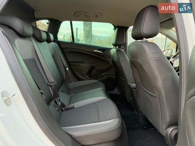 Білий Опель Астра, об'ємом двигуна 1.5 л та пробігом 124 тис. км за 13900 $, фото 91 на Automoto.ua