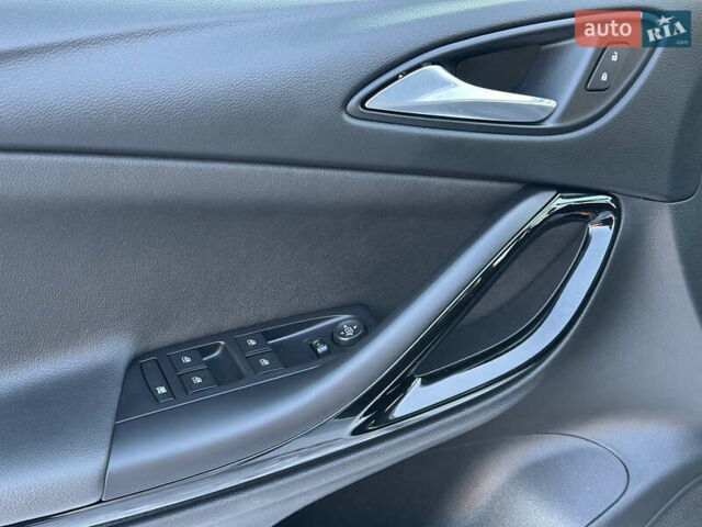 Белый Опель Астра, объемом двигателя 1.5 л и пробегом 124 тыс. км за 13799 $, фото 49 на Automoto.ua