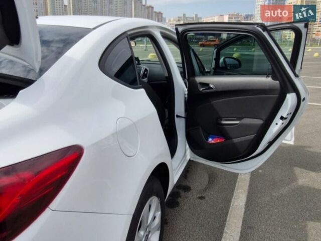 Білий Опель Астра, об'ємом двигуна 1.36 л та пробігом 32 тис. км за 13200 $, фото 1 на Automoto.ua