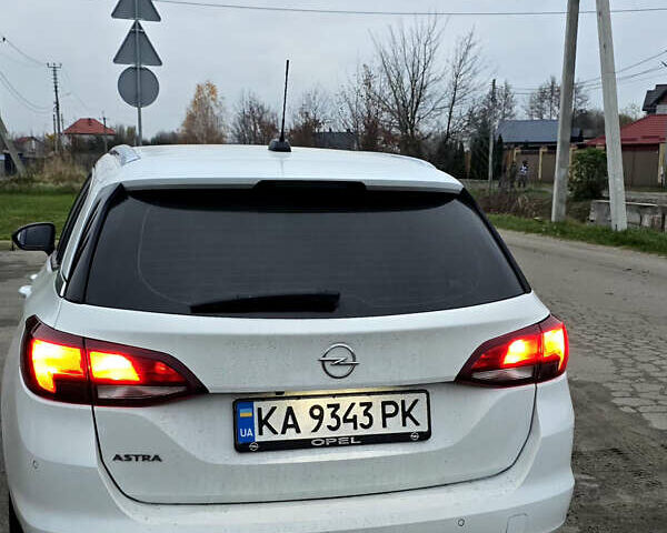 Белый Опель Астра, объемом двигателя 1.5 л и пробегом 207 тыс. км за 13800 $, фото 3 на Automoto.ua