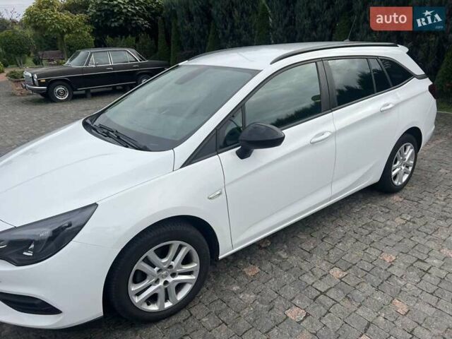 Белый Опель Астра, объемом двигателя 1.5 л и пробегом 228 тыс. км за 11900 $, фото 2 на Automoto.ua