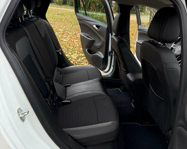 Белый Опель Астра, объемом двигателя 1.5 л и пробегом 196 тыс. км за 12400 $, фото 53 на Automoto.ua