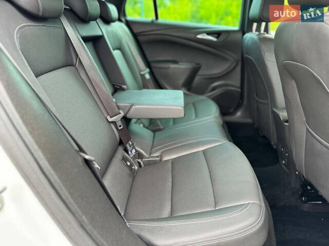 Білий Опель Астра, об'ємом двигуна 1.5 л та пробігом 180 тис. км за 13999 $, фото 47 на Automoto.ua