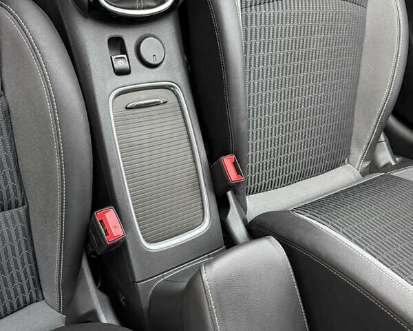 Белый Опель Астра, объемом двигателя 1.5 л и пробегом 196 тыс. км за 12400 $, фото 36 на Automoto.ua