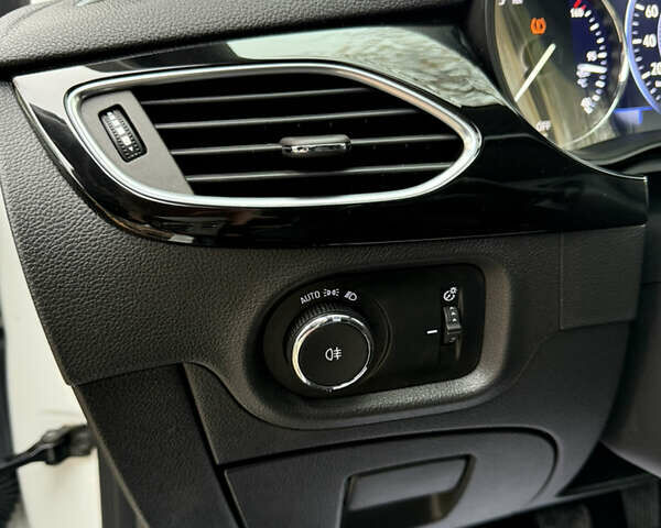 Білий Опель Астра, об'ємом двигуна 1.5 л та пробігом 196 тис. км за 12400 $, фото 28 на Automoto.ua