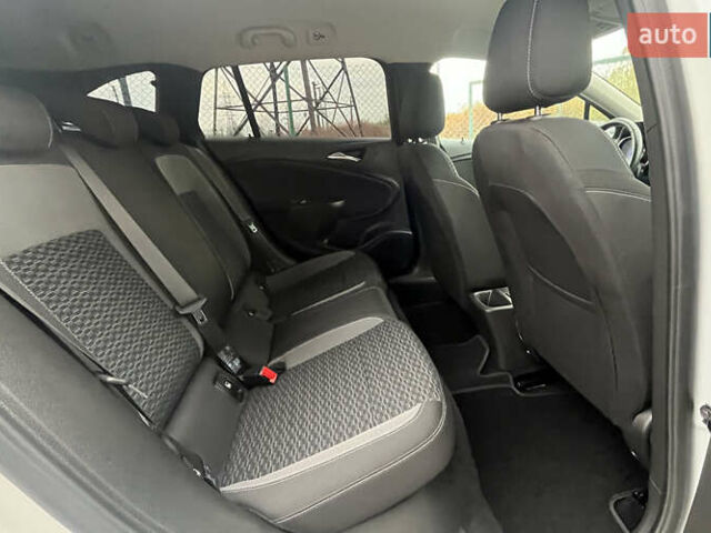 Белый Опель Астра, объемом двигателя 1.5 л и пробегом 115 тыс. км за 14600 $, фото 26 на Automoto.ua