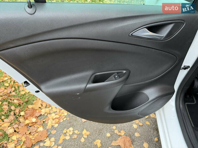 Белый Опель Астра, объемом двигателя 1.5 л и пробегом 196 тыс. км за 12400 $, фото 40 на Automoto.ua