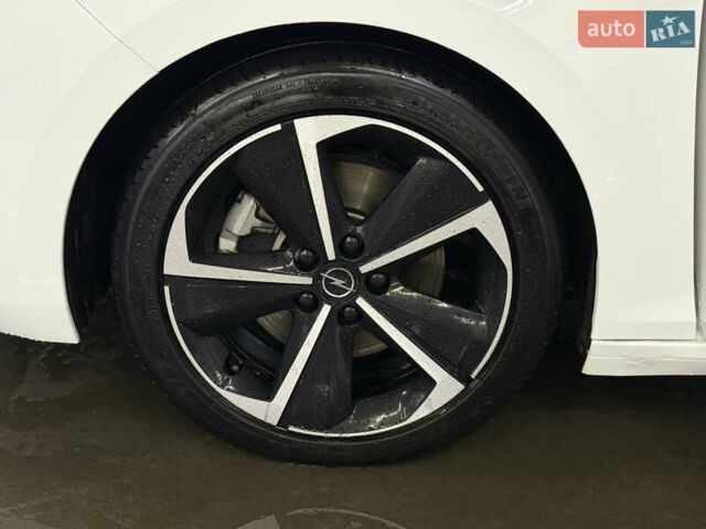 Белый Опель Астра, объемом двигателя 1.5 л и пробегом 23 тыс. км за 20499 $, фото 26 на Automoto.ua