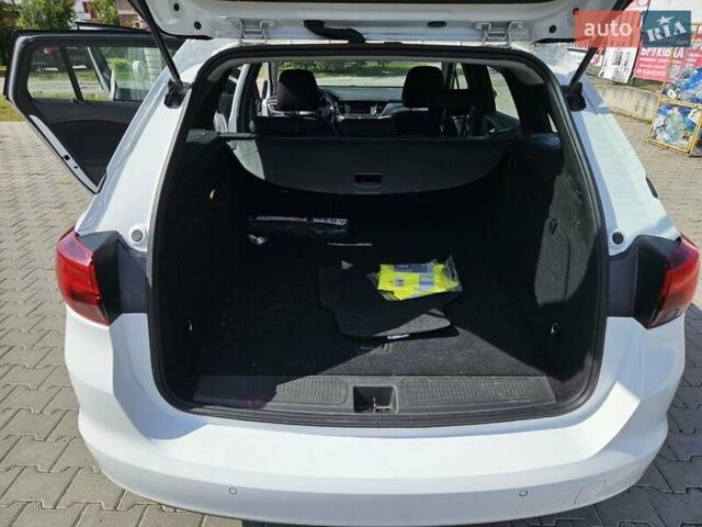 Белый Опель Астра, объемом двигателя 1.5 л и пробегом 100 тыс. км за 14500 $, фото 4 на Automoto.ua