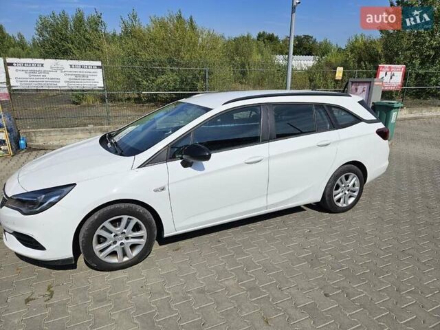 Белый Опель Астра, объемом двигателя 1.5 л и пробегом 100 тыс. км за 14500 $, фото 3 на Automoto.ua