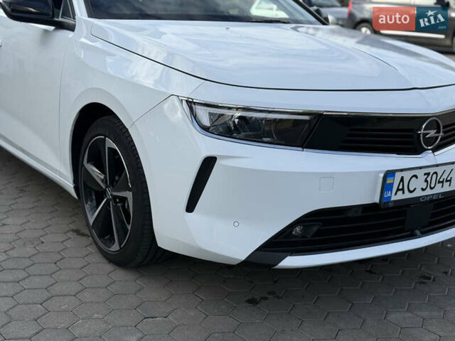 Белый Опель Астра, объемом двигателя 1.5 л и пробегом 23 тыс. км за 20499 $, фото 2 на Automoto.ua