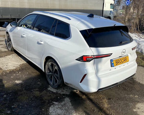 Белый Опель Астра, объемом двигателя 1.5 л и пробегом 28 тыс. км за 20600 $, фото 2 на Automoto.ua