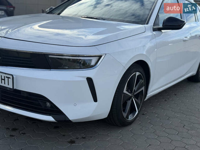 Белый Опель Астра, объемом двигателя 1.5 л и пробегом 23 тыс. км за 20499 $, фото 4 на Automoto.ua