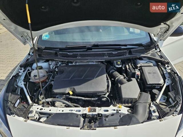 Белый Опель Астра, объемом двигателя 1.5 л и пробегом 100 тыс. км за 14500 $, фото 5 на Automoto.ua