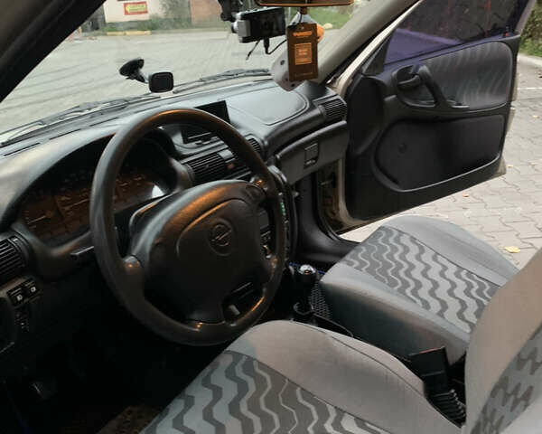 Бежевий Опель Астра, об'ємом двигуна 1.4 л та пробігом 308 тис. км за 2500 $, фото 11 на Automoto.ua
