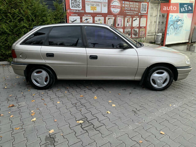 Бежевий Опель Астра, об'ємом двигуна 1.4 л та пробігом 308 тис. км за 2500 $, фото 4 на Automoto.ua