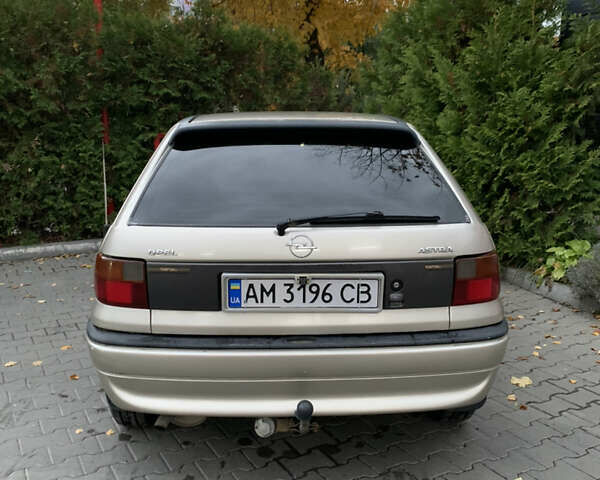 Бежевий Опель Астра, об'ємом двигуна 1.4 л та пробігом 308 тис. км за 2500 $, фото 6 на Automoto.ua