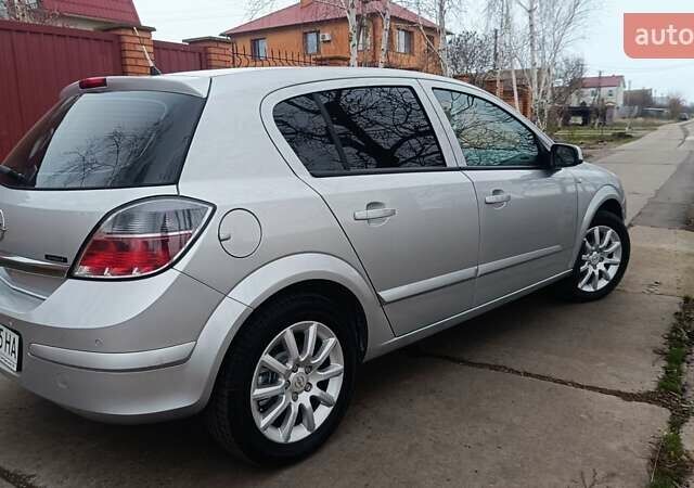 Бежевый Опель Астра, объемом двигателя 1.6 л и пробегом 245 тыс. км за 5350 $, фото 4 на Automoto.ua