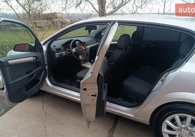 Бежевый Опель Астра, объемом двигателя 1.6 л и пробегом 245 тыс. км за 5350 $, фото 20 на Automoto.ua