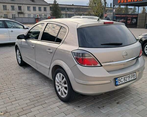 Опель Астра 2008 в Червонограде на Automoto.ua Бежевый Опель Астра, объемом двигателя 1.6 л и пробегом 340 тыс. км за 4600 $, фото 11 на Automoto.ua