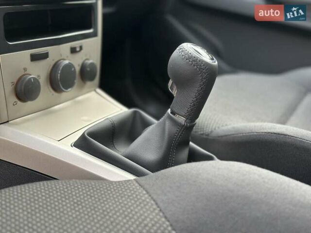 Бежевый Опель Астра, объемом двигателя 1.4 л и пробегом 45 тыс. км за 6300 $, фото 31 на Automoto.ua