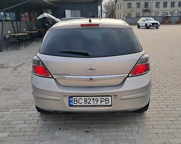 Опель Астра 2008 в Червонограде на Automoto.ua Бежевый Опель Астра, объемом двигателя 1.6 л и пробегом 340 тыс. км за 4600 $, фото 5 на Automoto.ua