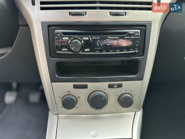 Бежевый Опель Астра, объемом двигателя 1.4 л и пробегом 45 тыс. км за 6300 $, фото 33 на Automoto.ua