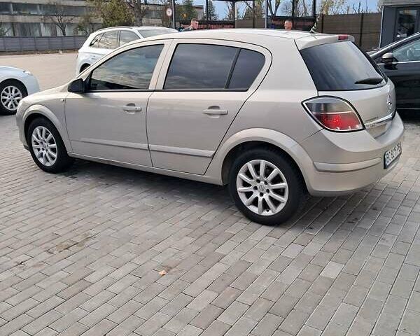 Опель Астра 2008 в Червонограде на Automoto.ua Бежевый Опель Астра, объемом двигателя 1.6 л и пробегом 340 тыс. км за 4600 $, фото 16 на Automoto.ua