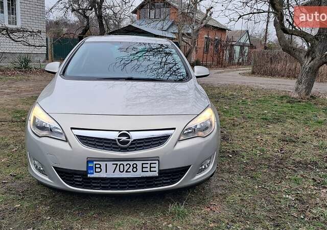 Бежевый Опель Астра, объемом двигателя 1.6 л и пробегом 126 тыс. км за 8200 $, фото 1 на Automoto.ua