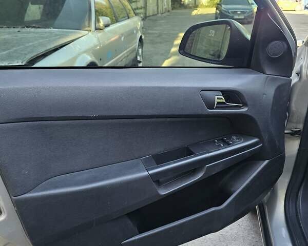 Бежевий Опель Астра, об'ємом двигуна 1.6 л та пробігом 150 тис. км за 2500 $, фото 15 на Automoto.ua