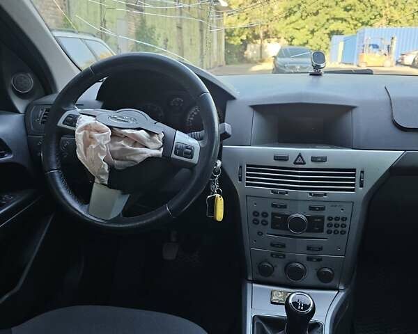 Бежевий Опель Астра, об'ємом двигуна 1.6 л та пробігом 150 тис. км за 2500 $, фото 16 на Automoto.ua