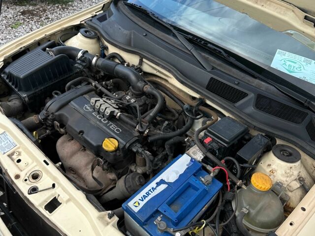 Бежевый Опель Астра, объемом двигателя 1.4 л и пробегом 380 тыс. км за 2700 $, фото 4 на Automoto.ua