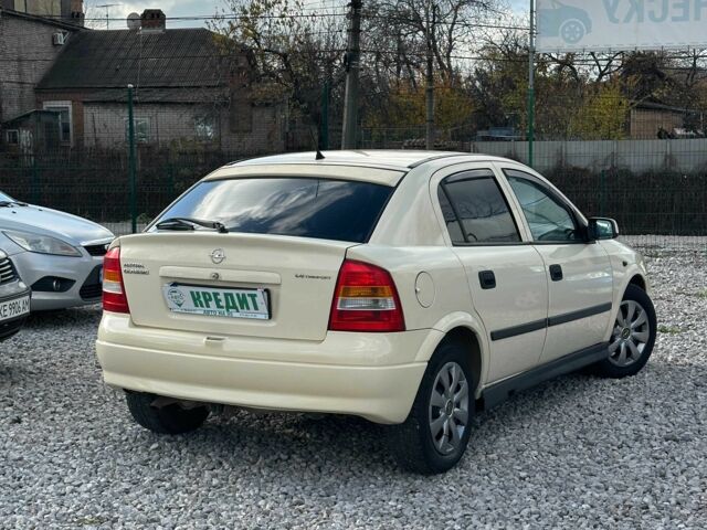 Бежевый Опель Астра, объемом двигателя 1.4 л и пробегом 380 тыс. км за 2700 $, фото 2 на Automoto.ua