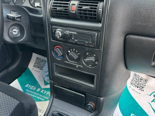 Бежевый Опель Астра, объемом двигателя 1.4 л и пробегом 380 тыс. км за 2700 $, фото 10 на Automoto.ua