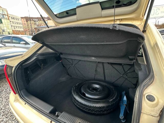 Бежевый Опель Астра, объемом двигателя 1.4 л и пробегом 380 тыс. км за 2700 $, фото 16 на Automoto.ua