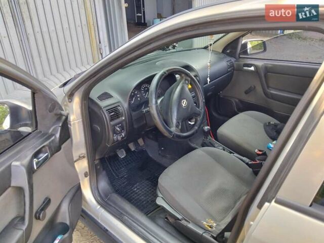 Бежевый Опель Астра, объемом двигателя 1.4 л и пробегом 410 тыс. км за 2500 $, фото 4 на Automoto.ua