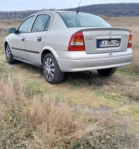 Бежевый Опель Астра, объемом двигателя 1.6 л и пробегом 213 тыс. км за 3800 $, фото 4 на Automoto.ua