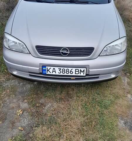 Бежевый Опель Астра, объемом двигателя 1.6 л и пробегом 213 тыс. км за 3800 $, фото 2 на Automoto.ua
