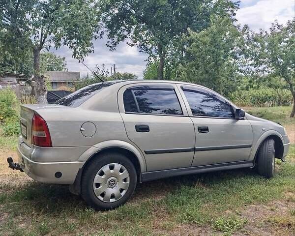 Бежевый Опель Астра, объемом двигателя 1.36 л и пробегом 194 тыс. км за 3500 $, фото 1 на Automoto.ua