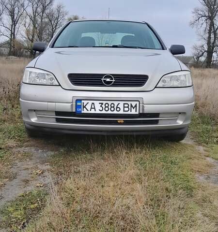 Бежевый Опель Астра, объемом двигателя 1.6 л и пробегом 213 тыс. км за 3800 $, фото 1 на Automoto.ua